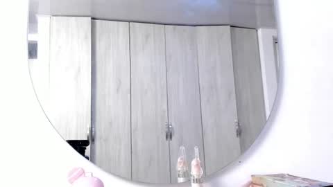 pinky_f00x online show from 22, 7, 2026