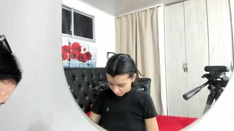 pinky_f00x online show from 6, 8, 2026