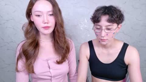 Li long hair and Ru short hair online show from 19, 7, 2026