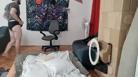 Snapshot of pisces922 chatting on 7, 10, 2025 Dominik online show from 7, 10, 2025