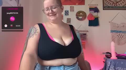 Em online show from 1, 2, 2025