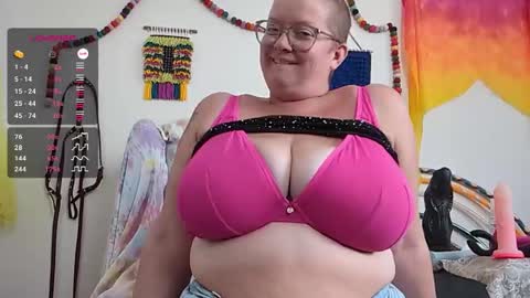 Em online show from 10, 10, 2025