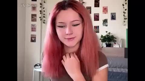 Snapshot of pixieyes0n chatting on 9, 3, 2026 Daryl online show from 9, 3, 2026