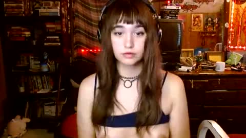 Izzy online show from 15, 9, 2025