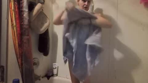 Snapshot of pizzedwife chatting on 19, 3, 2026 pizzedwife online show from 19, 3, 2026