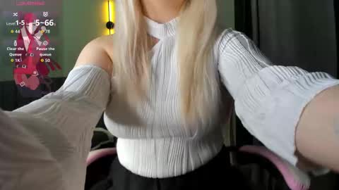 planes_girll online show from 20, 10, 2025