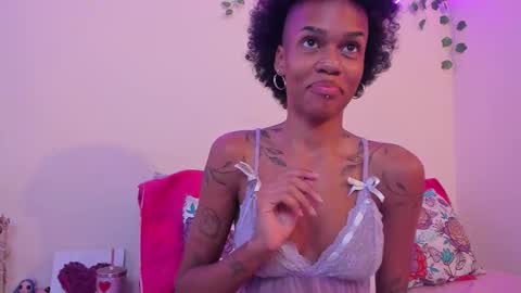 Snapshot of planetfantasy1 chatting on 19, 10, 2025 Venus Vee Cutie online show from 19, 10, 2025