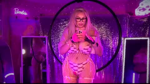 Snapshot of plasticfuckdoll chatting on 31, 1, 2025 Dumb bimbo fuck doll online show from 31, 1, 2025