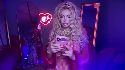 Snapshot of plasticfuckdoll chatting on 11, 1, 2026 Dumb bimbo fuck doll online show from 11, 1, 2026
