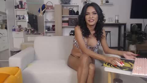 plasticgirll online show from 9, 12, 2024