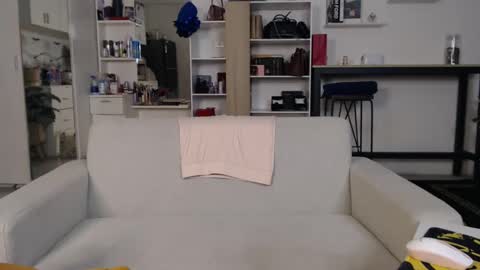 plasticgirll online show from 17, 1, 2025