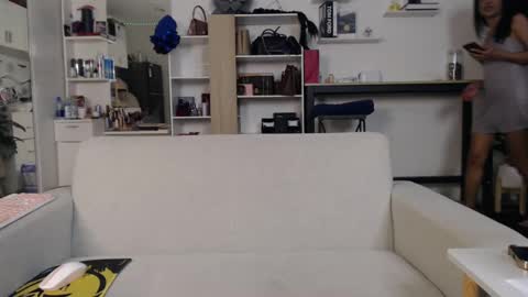 plasticgirll online show from 20, 1, 2025