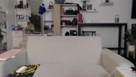 plasticgirll online show from 14, 2, 2025