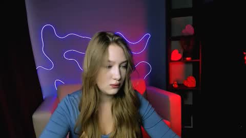 Snapshot of playful_sophie chatting on 5, 10, 2025 Sophie online show from 5, 10, 2025