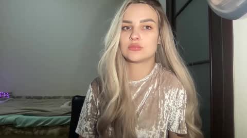 Snapshot of playfuldoll18 chatting on 3, 10, 2025 Mia online show from 3, 10, 2025