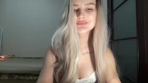 Snapshot of playfuldoll18 chatting on 10, 10, 2025 Mia online show from 10, 10, 2025
