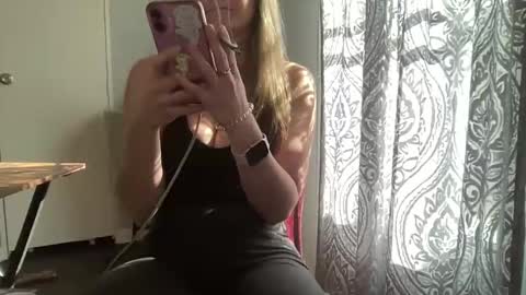 Snapshot of playwithcaity chatting on 14, 11, 2025 Caity online show from 14, 11, 2025