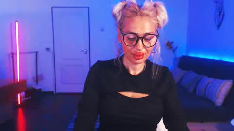 Snapshot of pleasureofgoods chatting on 25, 12, 2024 Victoria online show from 25, 12, 2024