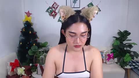 Ploysai online show from 8, 1, 2025