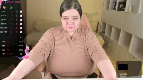 Snapshot of plum_pie__ chatting on 5, 10, 2025 Alice online show from 5, 10, 2025
