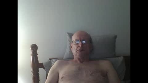 Snapshot of pmb11 chatting on 13, 9, 2025 trek 11 online show from 13, 9, 2025