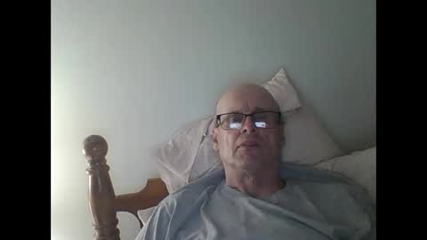 Snapshot of pmb11 chatting on 4, 10, 2025 trek 11 online show from 4, 10, 2025