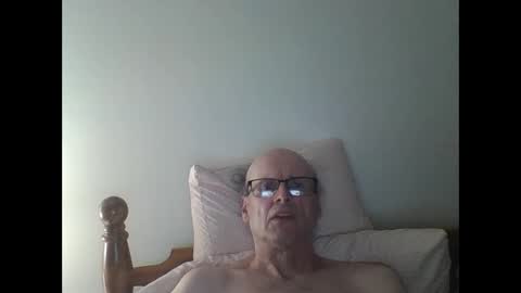 Snapshot of pmb11 chatting on 6, 10, 2025 trek 11 online show from 6, 10, 2025