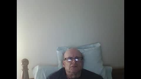 Snapshot of pmb11 chatting on 2, 11, 2025 trek 11 online show from 2, 11, 2025