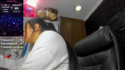 Snapshot of pocahontas_d chatting on 1, 12, 2025 catalina online show from 1, 12, 2025