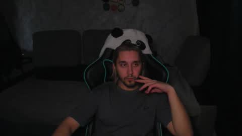 pohyi_ online show from 31, 3, 2026