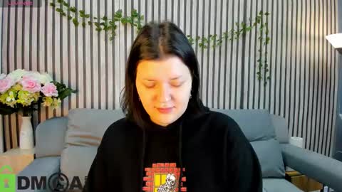 Polly online show from 3, 11, 2025