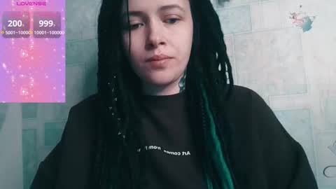 Snapshot of polly_wow chatting on 17, 12, 2025 Polly online show from 17, 12, 2025