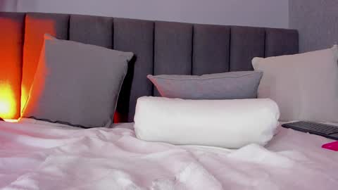 Snapshot of pollybabe_ chatting on 11, 1, 2025 POLLY online show from 11, 1, 2025