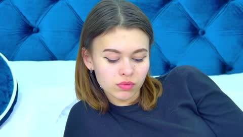 Polly online show from 6, 12, 2024