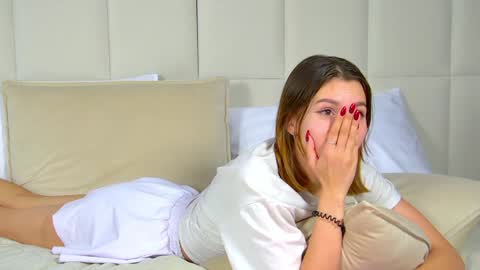 Polly online show from 9, 12, 2024