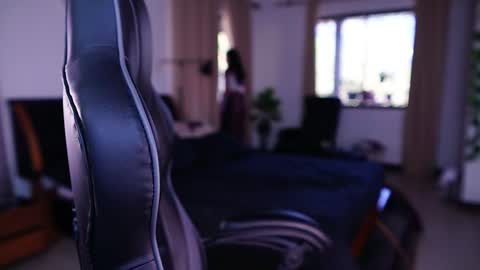  - Help me Reach 100 thumbs up  online show from 30, 1, 2025