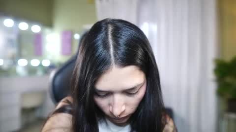  - Help me Reach 100 thumbs up  online show from 14, 4, 2026