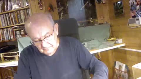 Snapshot of pomme1949 chatting on 13, 1, 2025 pomme1949 online show from 13, 1, 2025