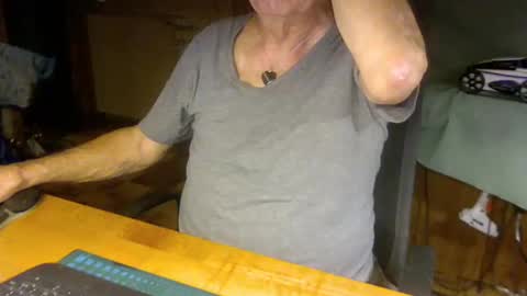 Snapshot of pomme1949 chatting on 2, 2, 2025 pomme1949 online show from 2, 2, 2025