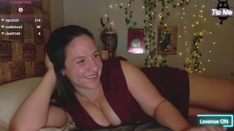 Snapshot of pooncahantits chatting on 2, 10, 2025 Emily at Home online show from 2, 10, 2025