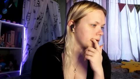 KarenChan online show from 16, 3, 2026