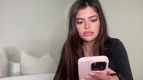 Selena online show from 4, 5, 2026