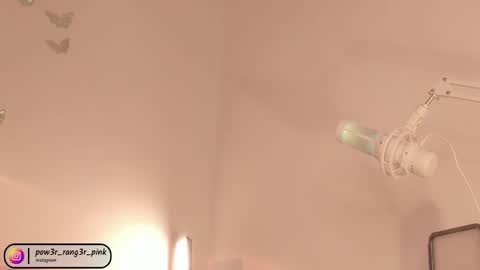 Snapshot of power_ranger_pink chatting on 21, 2, 2025 genie online show from 21, 2, 2025