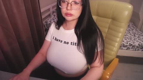 Lina online show from 17, 2, 2025