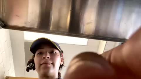 pr3ttynperla online show from 16, 9, 2025