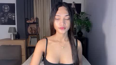 ur hot and wet precious online show from 20, 7, 2026
