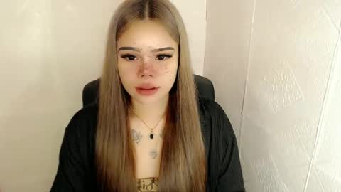 MAXXINE online show from 20, 2, 2025