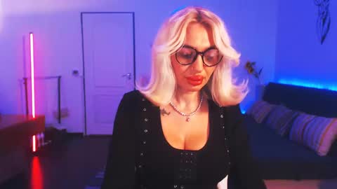 Victoria online show from 30, 12, 2024