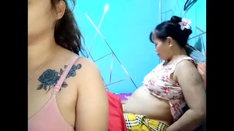 Snapshot of preggyliz chatting on 7, 2, 2025 preggyliz online show from 7, 2, 2025