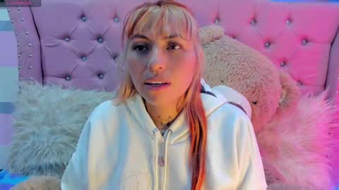 Pretti Violet online show from 22, 4, 2026